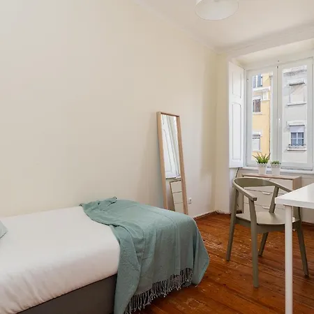Central 6 Bed Near Arroios Appartement Lissabon
