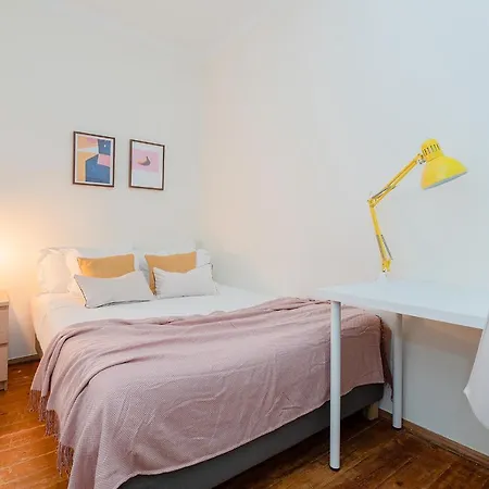 Central 6 Bed Near Arroios Appartement