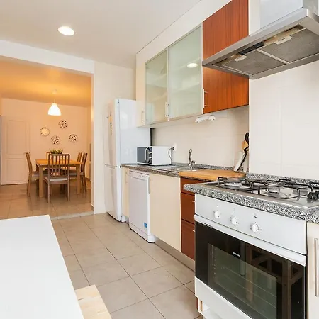 Central 6 Bed Near Arroios Appartement