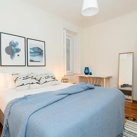 Central 6 Bed Near Arroios Lissabon