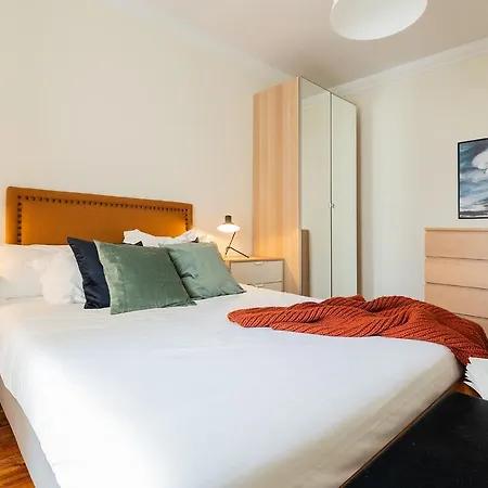 Central 6 Bed Near Arroios *
